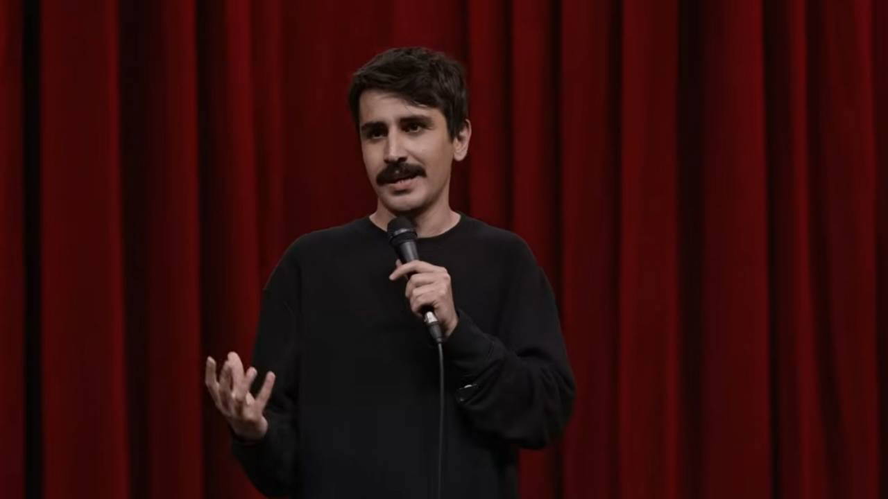 Deniz Göktaş’a Modern Aydın Direnci Ödülü Takdim Ediliyor