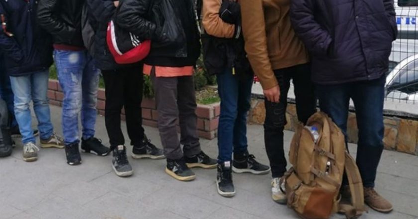 Kırşehir’de 15 kaçak göçmen ve 4 organizatör yakalandı – Son Dakika Türkiye Haberleri