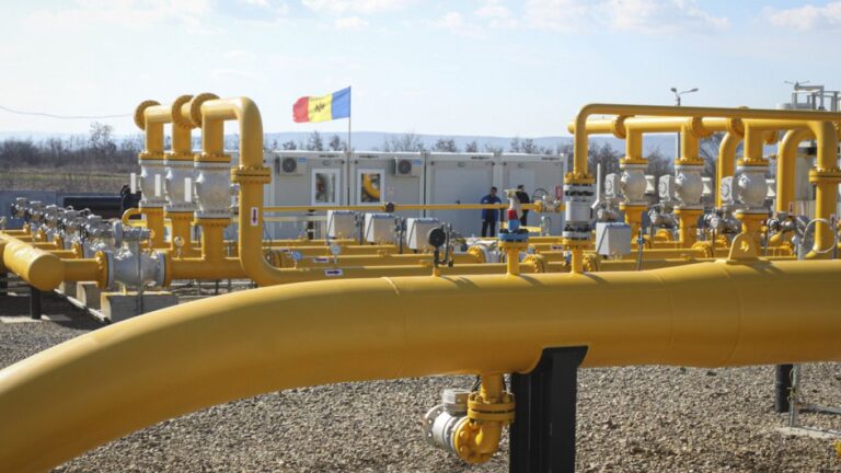 Rus şirketi Gazprom, Moldova'ya doğalgaz sevkiyatını durduracak