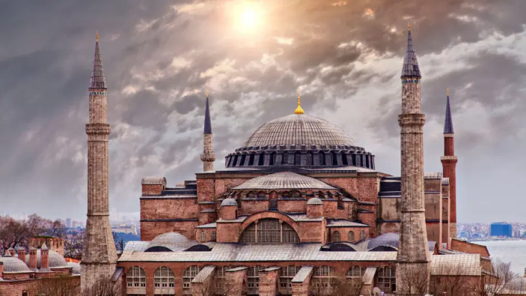 “Hagia Sophia çökebilir!” – Türkiye haberlerini kırmak