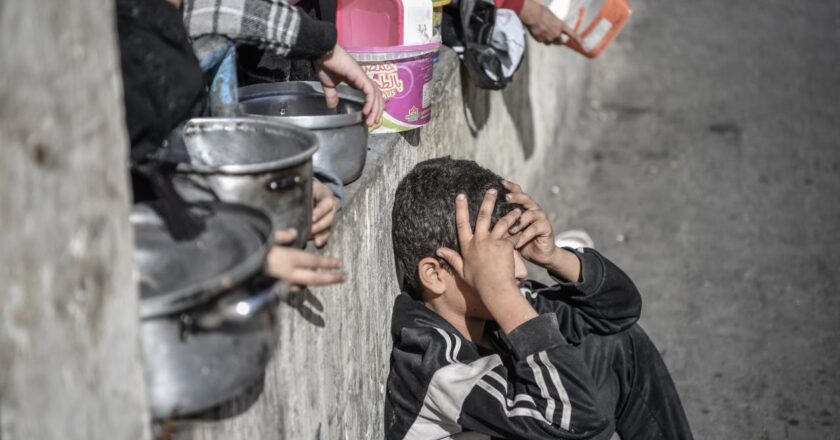 UNRWA: Personelimiz de dahil olmak üzere Gazze’deki insanlar açlığı seviyorum