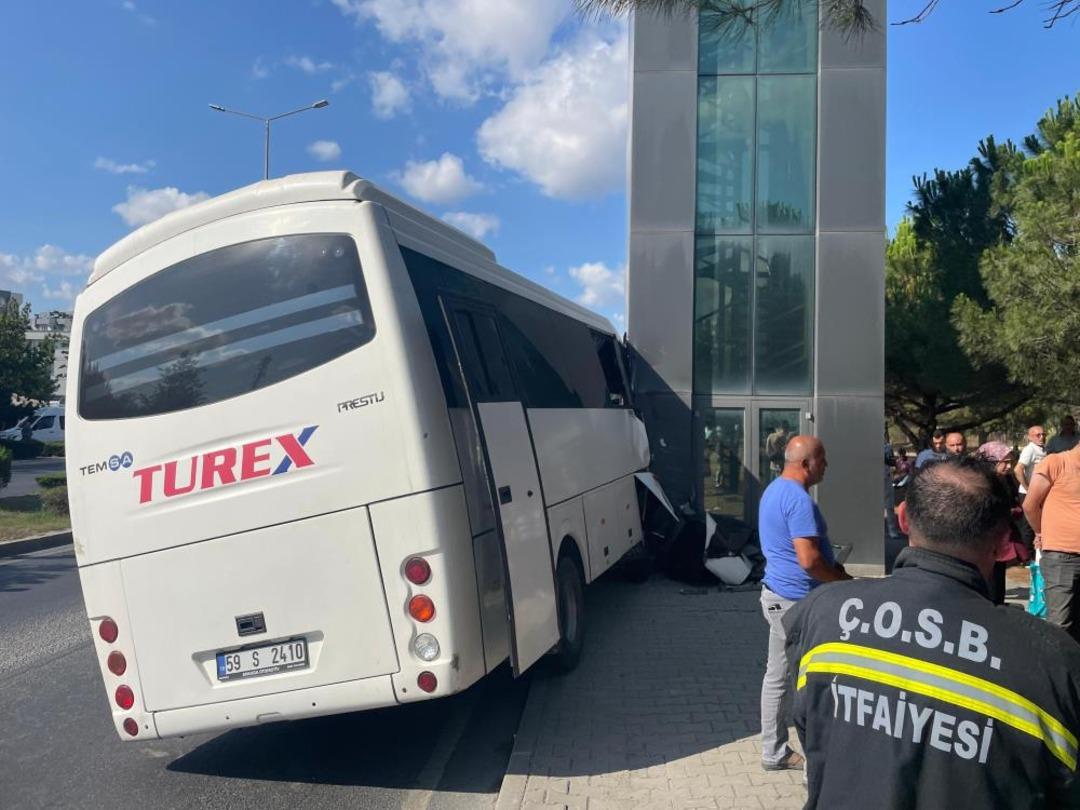 Felaket tarafından geri döndü ... Duvar 2'de vurulan iş hizmetinde 16 kişi yaralandı.