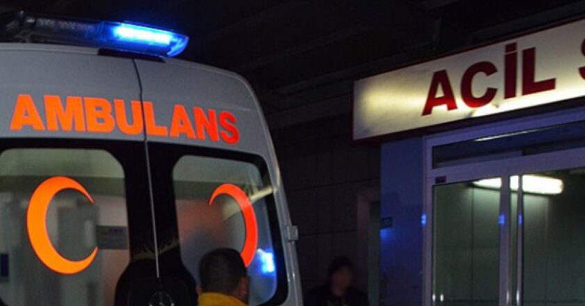 Adana’da tır devrildi: 1 ölü