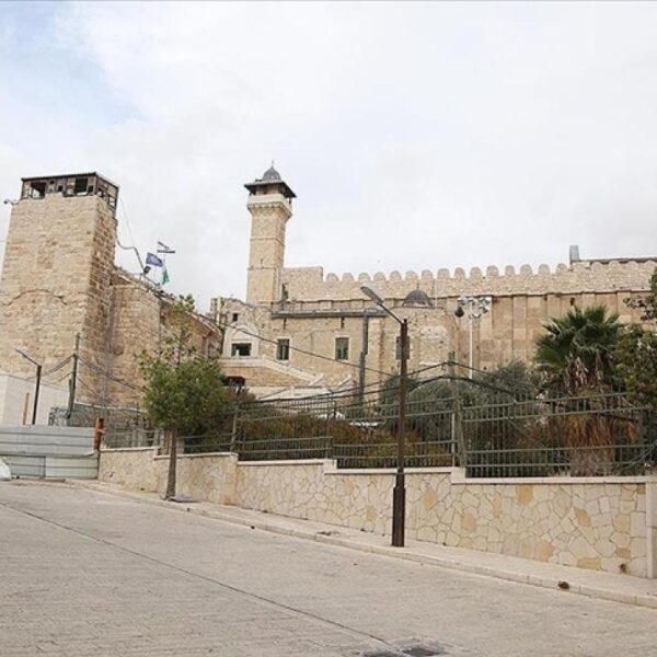 İsrail işgali El Halil’deki İbrahim Camii’ni Müslümanlara kapattı