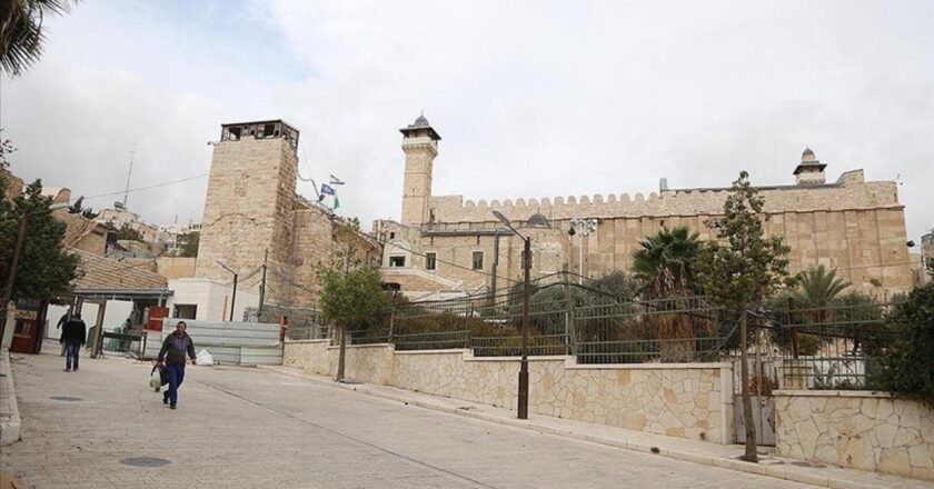 İsrail işgali El Halil’deki İbrahim Camii’ni Müslümanlara kapattı